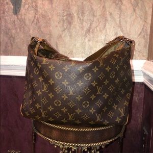 24 hour sale! Price FIRM ❤️Delightful L/V MM💖